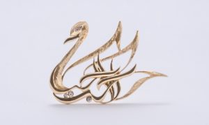 Jóia da cisne - Design por Hicham Chajai com caligrafia árabe